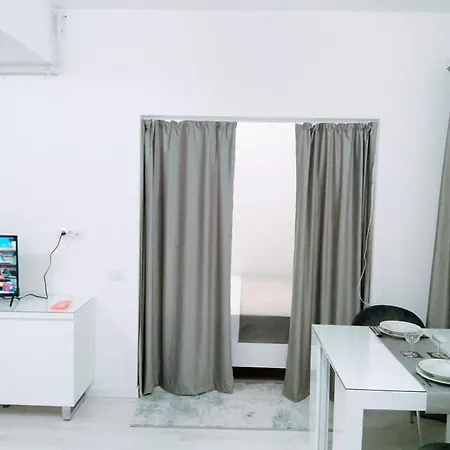 アパート Far-primavera コンスタンツァ